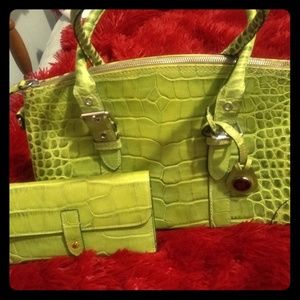 Stunning Green Dooney Bourke with wallet